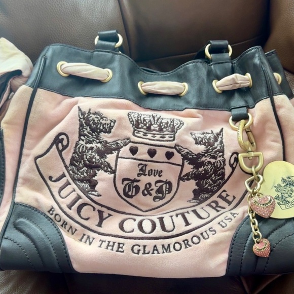 Juicy Couture - Picture 2 of 7